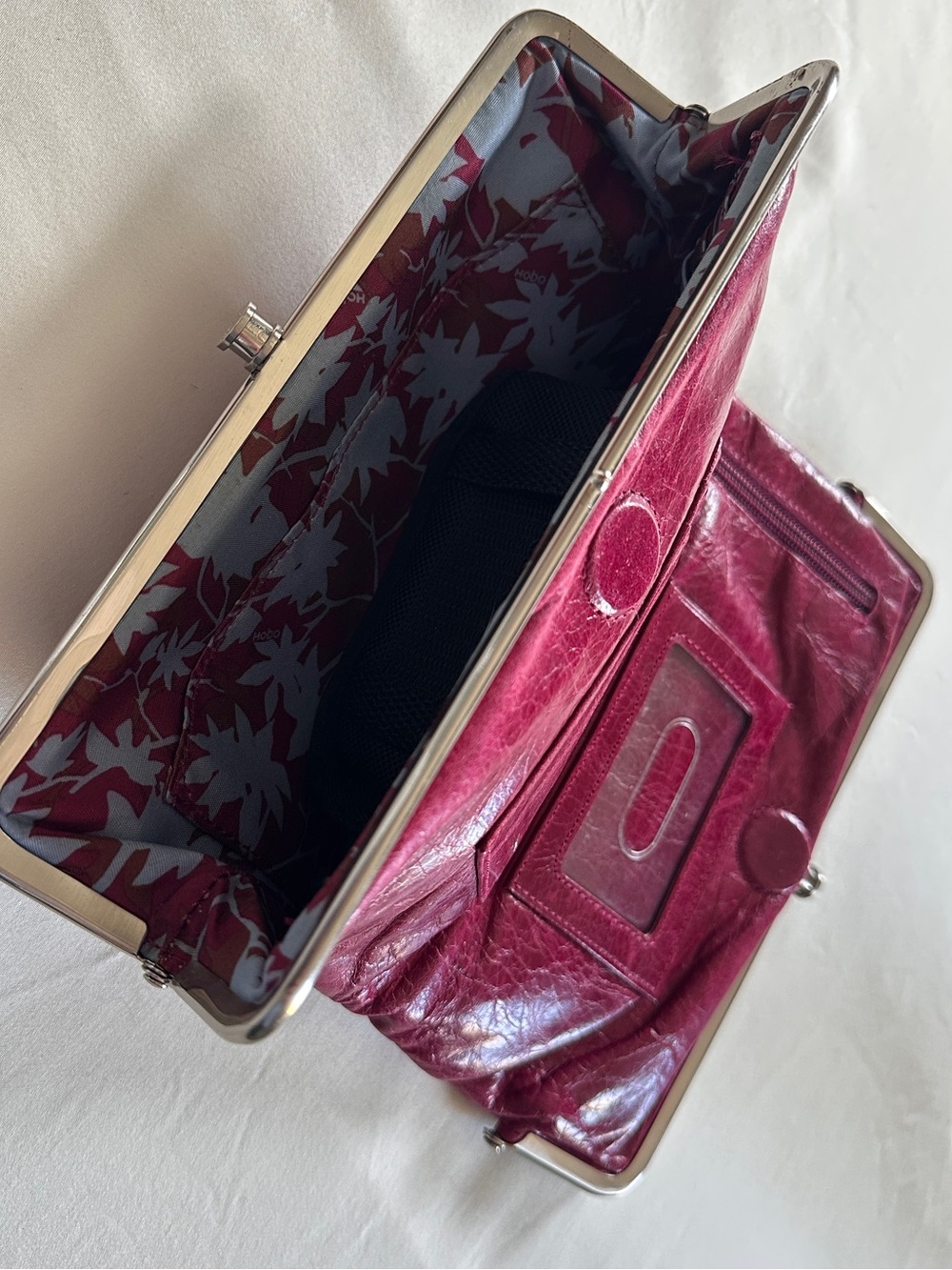 HOBO Lauren Berry Vintage Leather Double Frame Clutch/Wallet - Picture 10 of 10